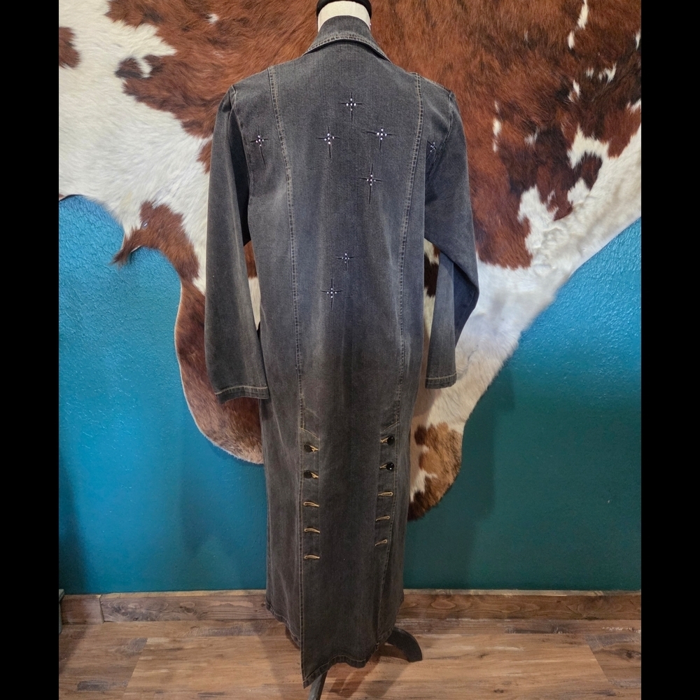 Chic Gray Denim Coat with Black Button